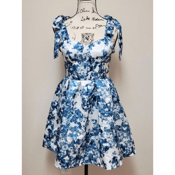 NWT FASHION NOVA White Blue Floral Puffy Mini Dress On Straps SIZE S - Picture 3 of 17